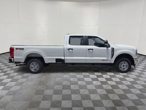 Used 2024 Ford F250 XL AWD/4WD image 4