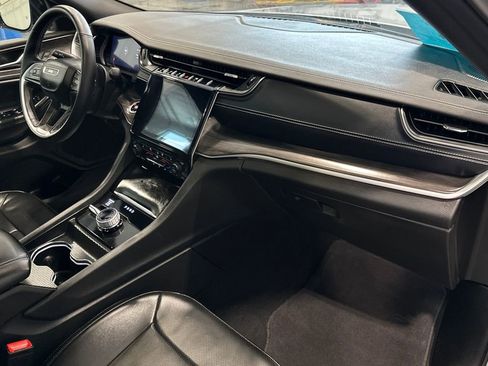 Used 2024 Jeep Grand Cherokee L Limited w/ Luxury Tech Group II image 36