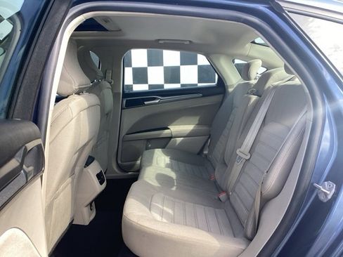 Used 2019 Ford Fusion SE image 28