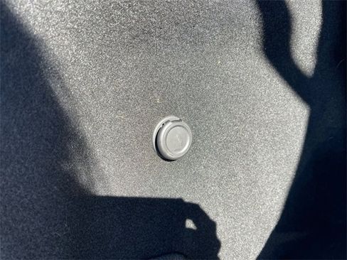 Used 2024 Nissan Pathfinder SL w/ Lighting Package (N92) image 19