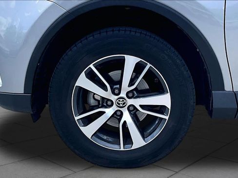 Used 2018 Toyota RAV4 XLE w/ Plus Extra Value Package FWD image 10