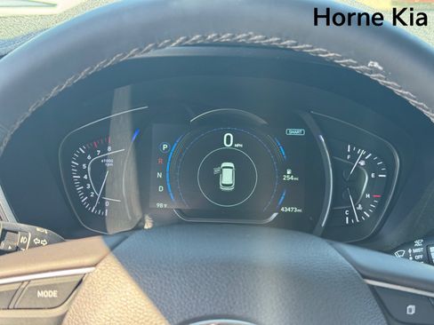 Used 2020 Hyundai Santa Fe SEL w/ Convenience + Premium Package FWD image 17