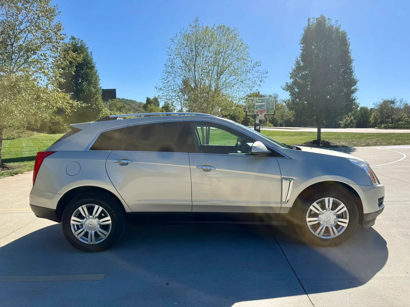 Used 2013 Cadillac SRX Luxury AWD/4WD image 4