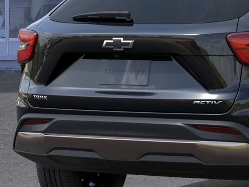 New 2026 Chevrolet Trax ACTIV w/ Sunroof Package FWD image 16