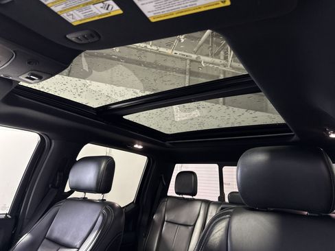 Used 2019 Ford F150 Lariat w/ Equipment Group 502A Luxury AWD/4WD image 25