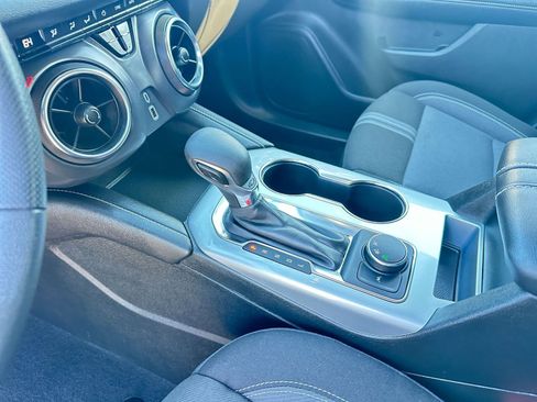 Used 2025 Chevrolet Blazer LT image 41