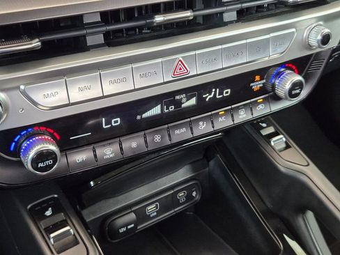 Used 2023 Kia Telluride S FWD image 19