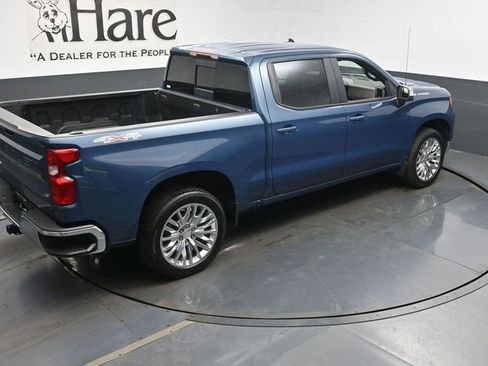 Used 2024 Chevrolet Silverado 1500 LT w/ Leather Package AWD/4WD image 39