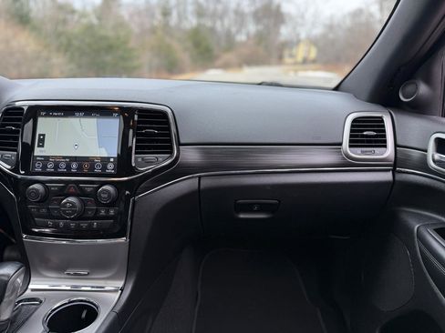 Used 2021 Jeep Grand Cherokee Limited image 26