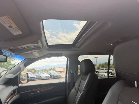 Used 2016 Cadillac Escalade Luxury AWD/4WD image 23