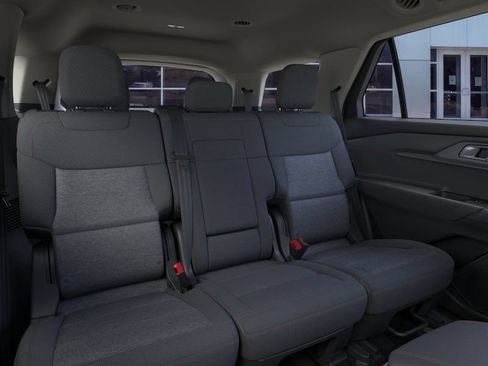 Used 2026 Ford Explorer Active AWD/4WD image 11
