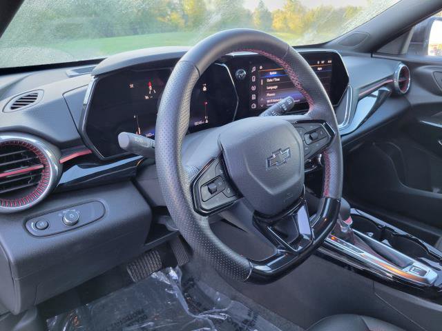 Used 2025 Chevrolet Trax RS w/ Driver Confidence Package FWD image 14