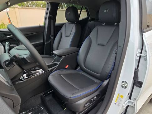New 2026 Buick Encore GX Sport Touring w/ Advanced Technology Package FWD image 9
