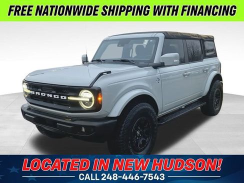 Used 2022 Ford Bronco Outer Banks image 1
