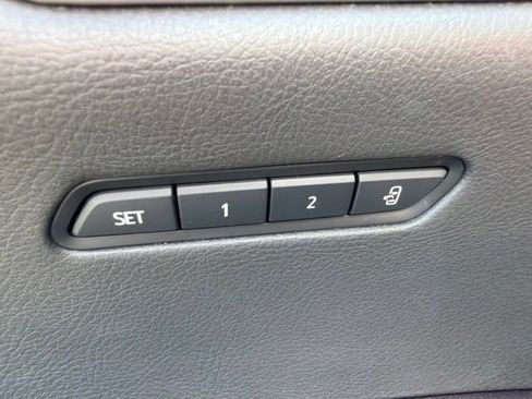 Used 2023 Cadillac XT6 Premium Luxury w/ Technology Package FWD image 31