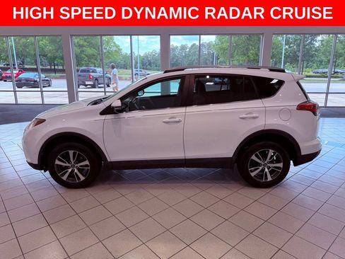 Used 2018 Toyota RAV4 XLE FWD image 4