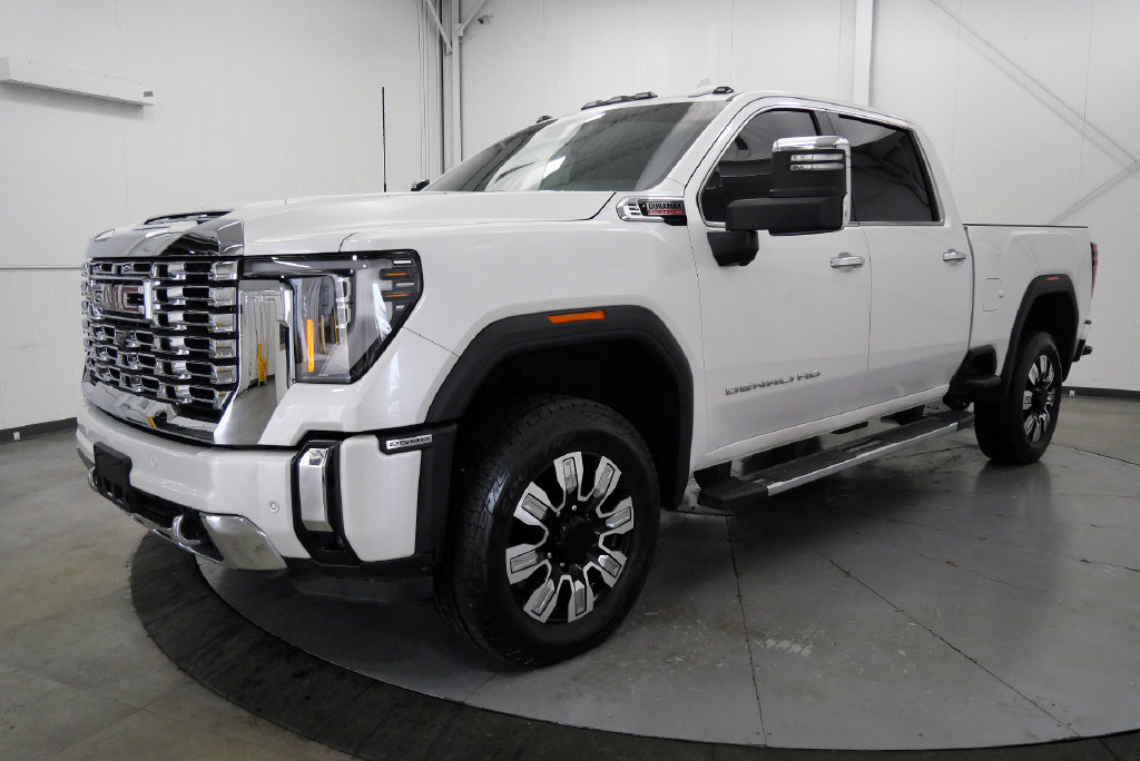 Used 2024 GMC Sierra 2500 Denali w/ Denali Reserve Package AWD/4WD image 4