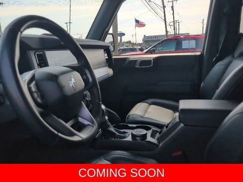 Used 2025 Ford Bronco Badlands AWD/4WD image 4