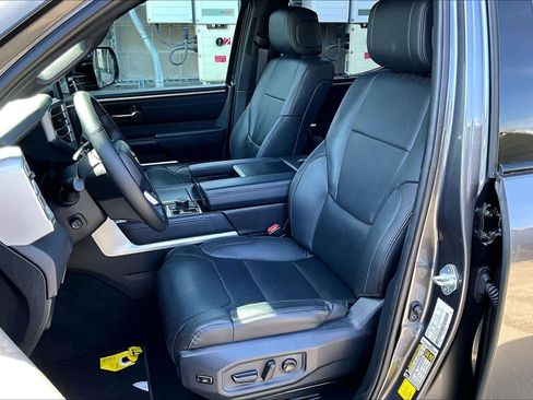 Used 2023 Toyota Tundra Platinum image 8