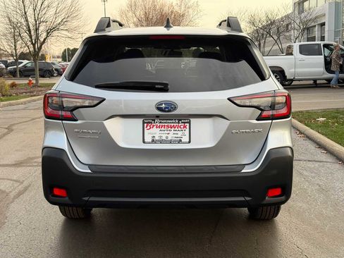 Certified 2025 Subaru Outback Premium w/ Popular Package #1A image 5