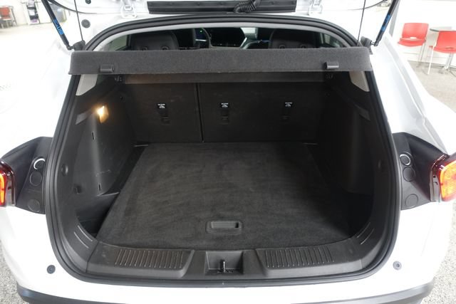 Used 2025 Chevrolet Trax LT FWD image 21