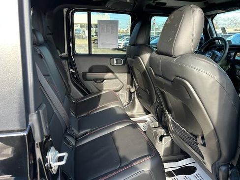 Used 2024 Jeep Gladiator Rubicon w/ Technology Group image 28