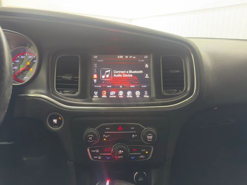 Used 2015 Dodge Charger SXT w/ Plus Group image 17