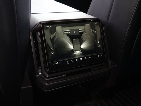 Used 2026 Tesla Cybertruck AWD Crew Cab image 15