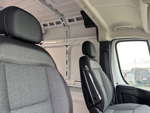 New 2026 RAM ProMaster 1500 w/ Quick Order Package 22G SLT image 15