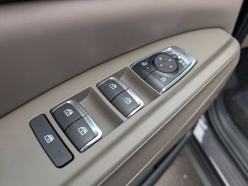 New 2026 Kia Carnival EX FWD image 13