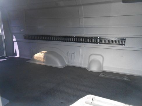 Used 2006 Ford E-250 and Econoline 250 Extended RWD image 15