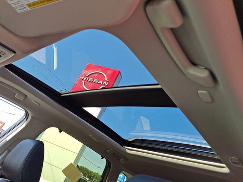 New 2026 Nissan Rogue Platinum w/ Platinum Premium Package image 10