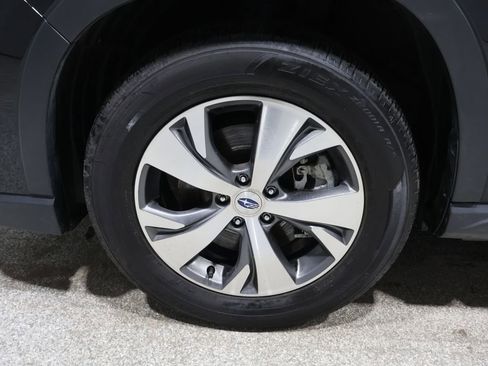 Used 2023 Subaru Ascent Premium w/ Convenience Package image 8