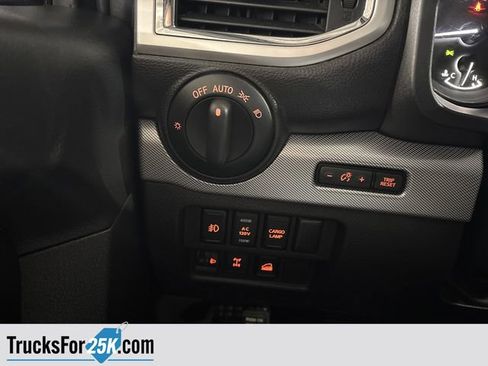 Used 2018 Nissan Titan PRO-4X image 26