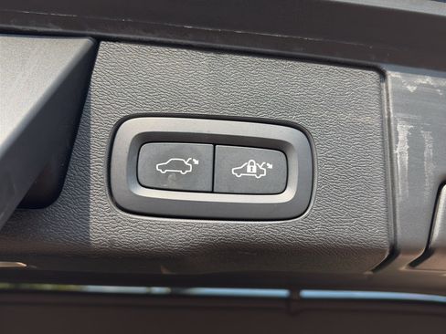 Used 2024 Volvo XC60 B5 Plus AWD/4WD image 7