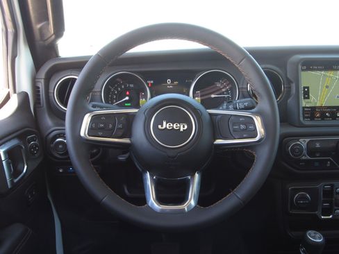 Used 2023 Jeep Wrangler Unlimited Sahara AWD/4WD image 23