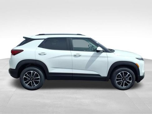 New 2026 Chevrolet TrailBlazer LT w/ Convenience Package FWD image 2