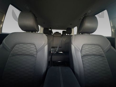 Used 2025 Nissan Pathfinder SV FWD image 2
