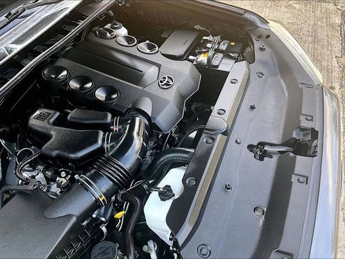 Used 2018 Toyota 4Runner SR5 Premium image 43