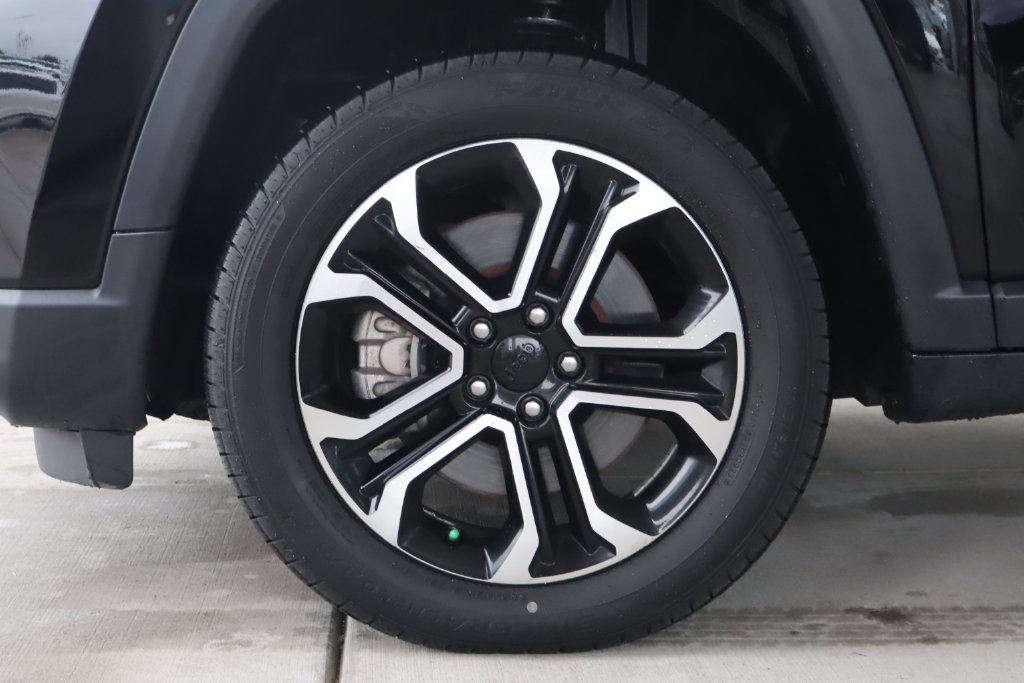 Used 2023 Jeep Compass Limited AWD/4WD image 5