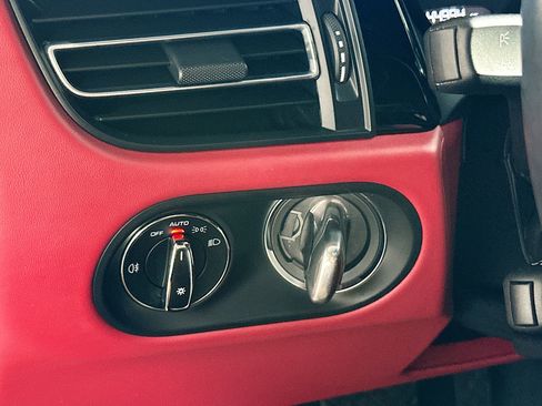 Used 2023 Porsche Macan S image 10