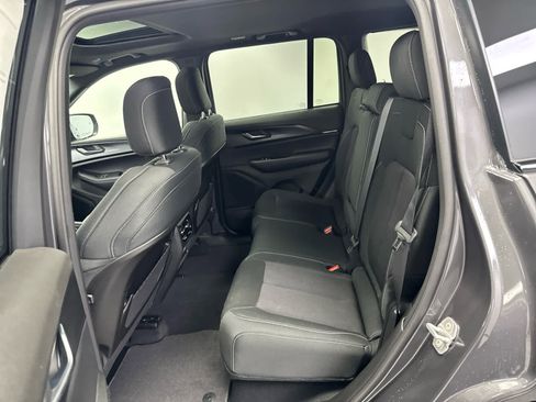 New 2025 Jeep Grand Cherokee Laredo X w/ Luxury Tech Group I image 15