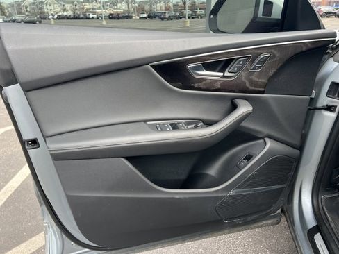 Used 2023 Audi Q8 Premium Plus w/ Premium Plus Package image 5