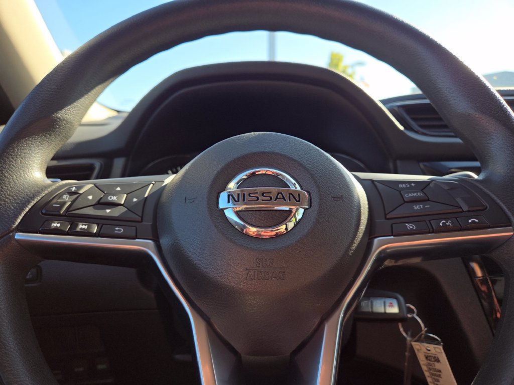 Used 2017 Nissan Rogue S AWD/4WD image 29