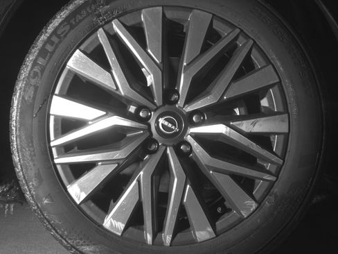 Used 2025 Nissan Altima 2.5 SV FWD image 13