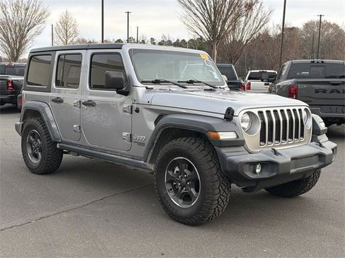 Used 2018 Jeep Wrangler Unlimited Sport S image 7