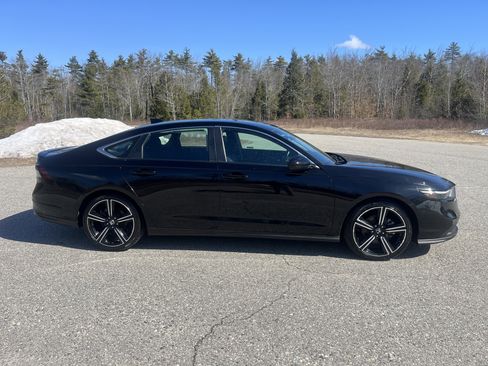 Used 2023 Honda Accord Sport image 4