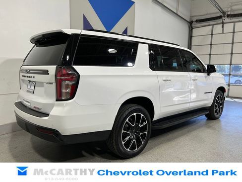 Used 2024 Chevrolet Suburban RST w/ Luxury Package AWD/4WD image 5