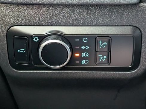 Used 2025 Ford Escape ST-Line w/ Tech Pack #1 FWD image 22