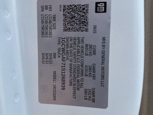 New 2025 Chevrolet Express 2500 w/ Driver Convenience Package image 28